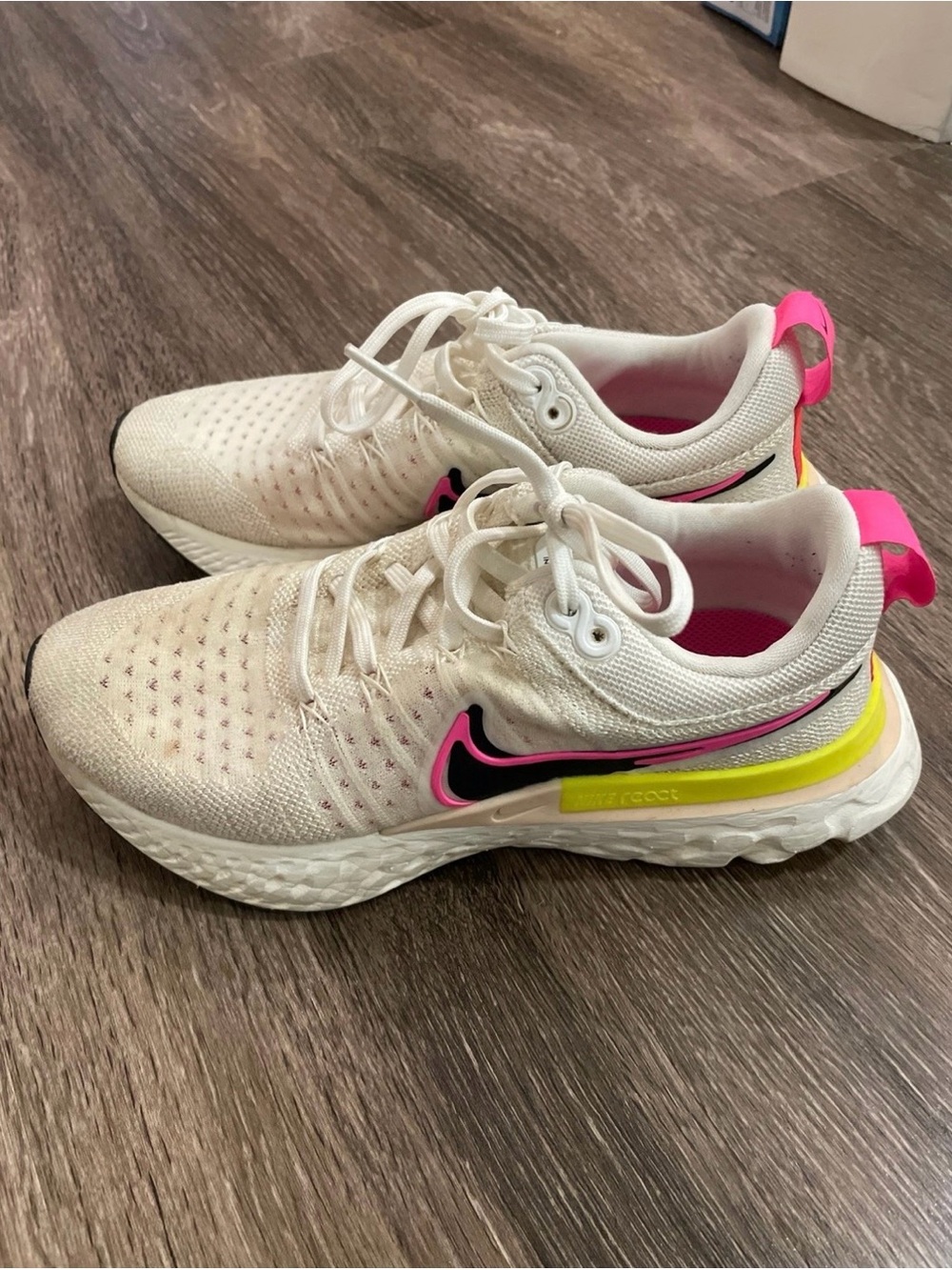 Nike women’s infinity flyknit 2021 size 6.5